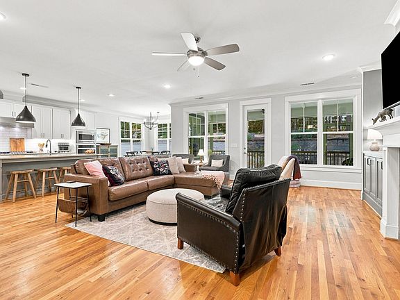 5th image of 208 Tobacco Rd