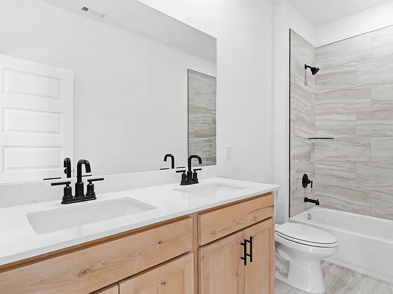1823 E Fiji St — Photo 13