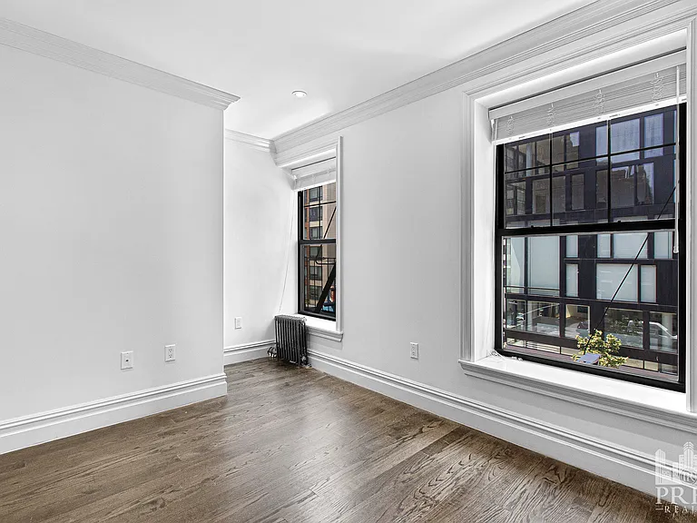 244 10th Ave #4W — Photo 3
