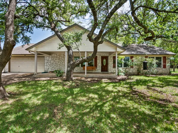 620 N Pleasant Valley Dr, Boerne, TX 78006