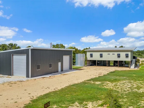 247 Diamond Cross Dr, Llano, TX 78643