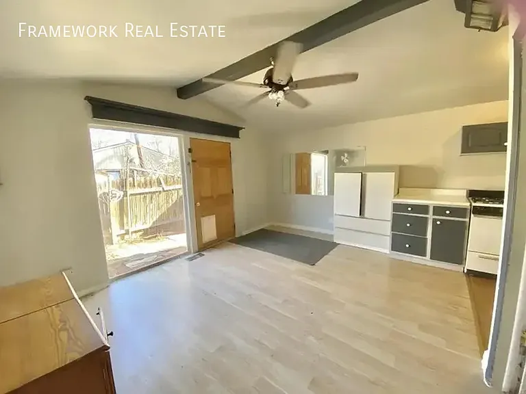 1358 Zephyr St #1358 — Photo 2
