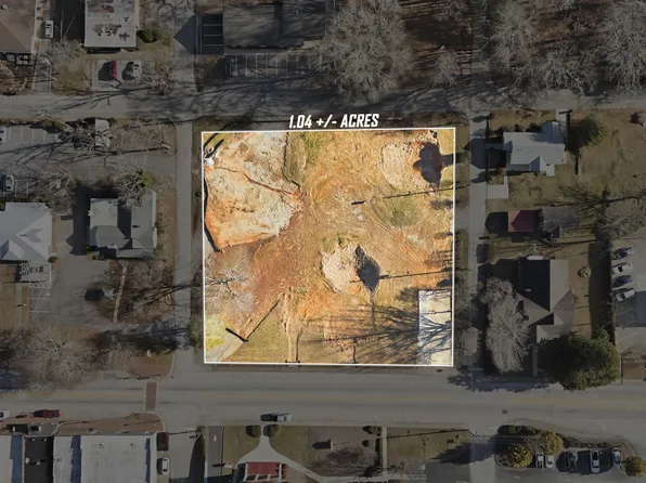 1284 Washington St, Clarkesville, GA 30523