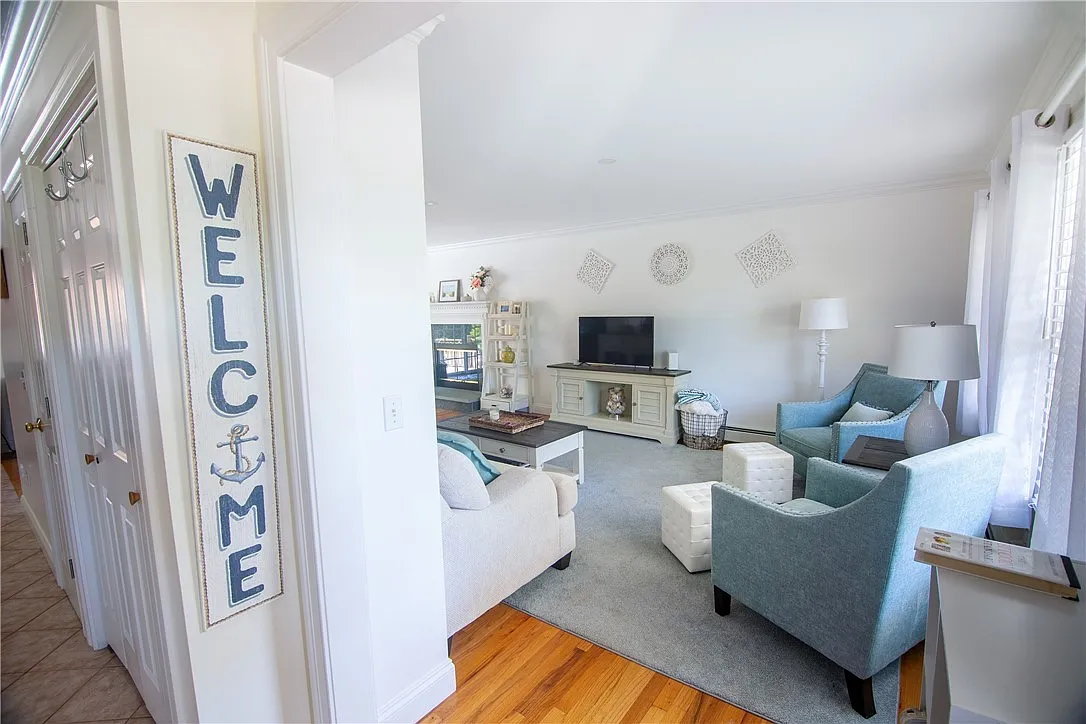 3 bed, 2.5 bath, 1814 sqft, $3,000 — Photo 3