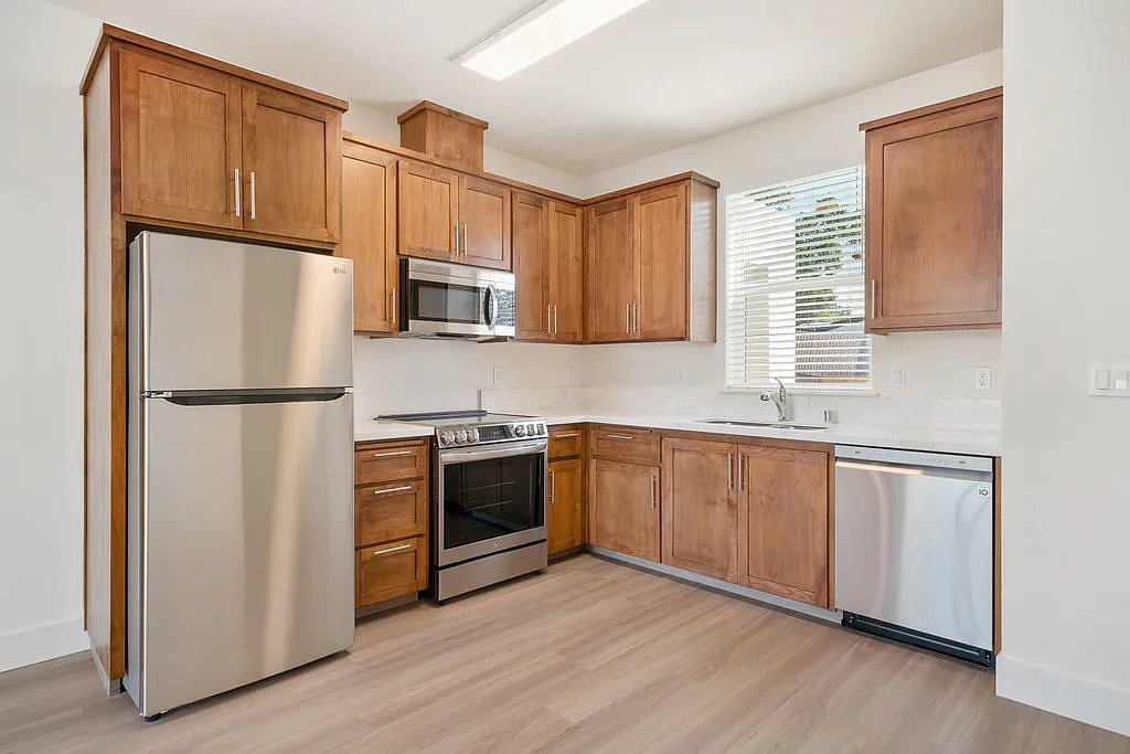 2 bed, 815 sqft, $2,600 — Photo 1