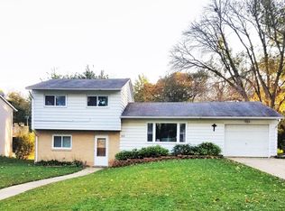 1837 Middlebury Rd, Freeport, IL 61032