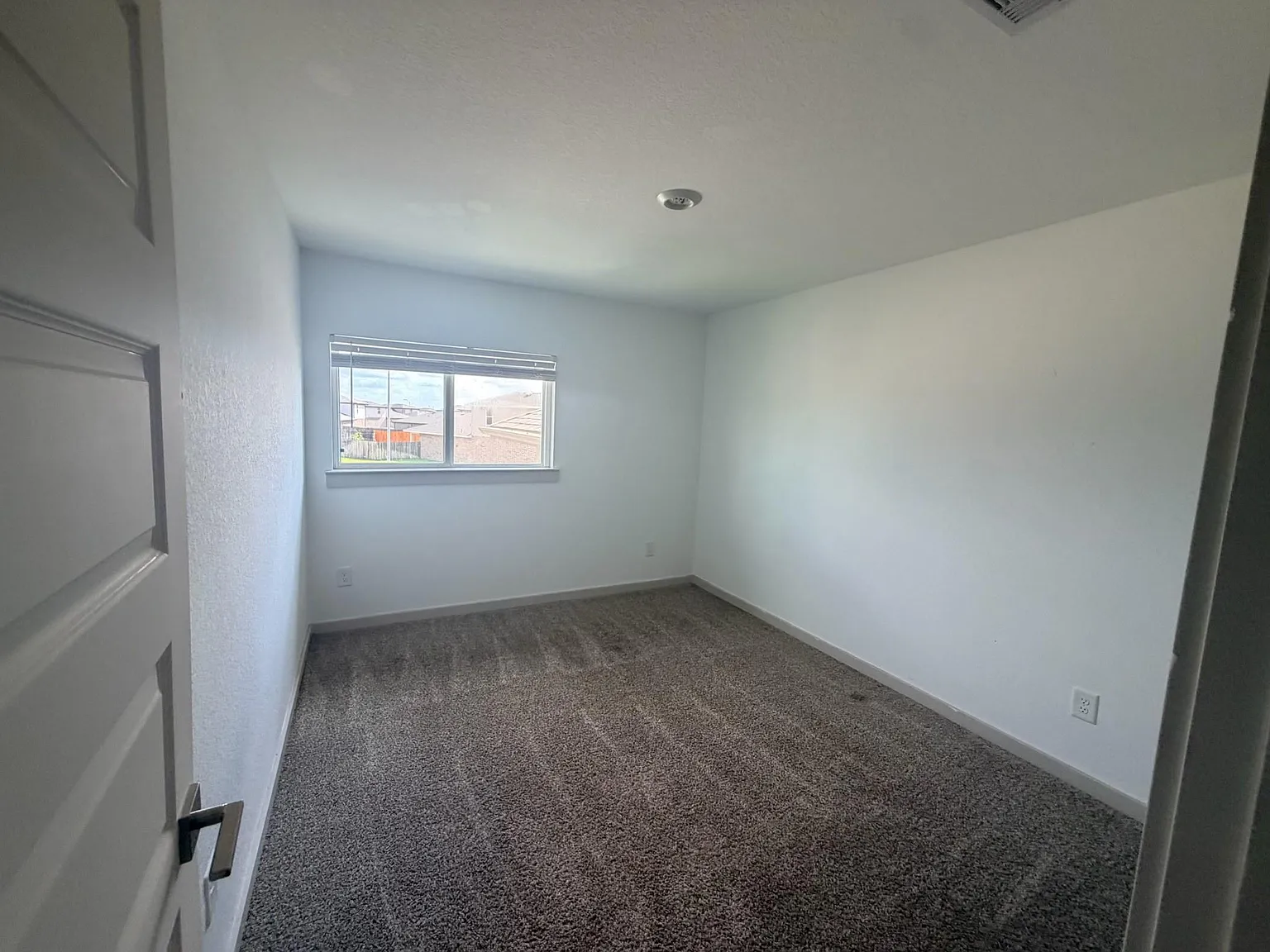 4 bed, 2.5 bath, 2161 sqft, $2,450 — Photo 4