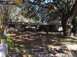 506 Hickory Hwy, Devine, TX 78016