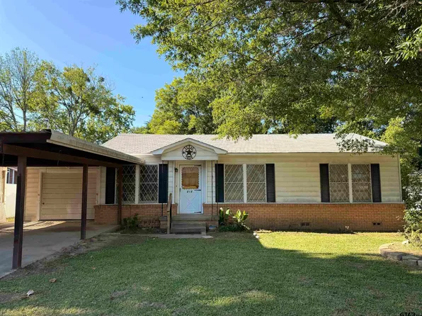213 E Magnolia Dr, Mount Pleasant, TX 75455