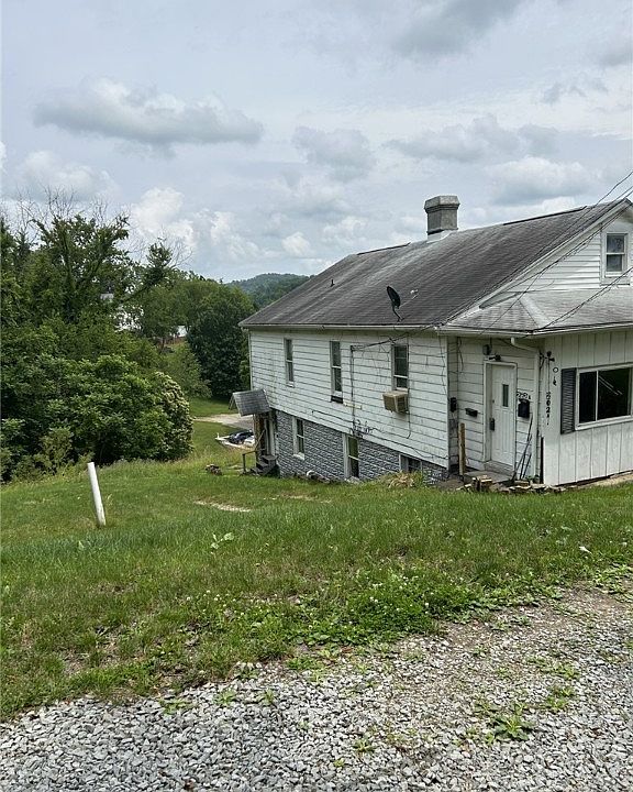 2nd image of 202 Russie Ave