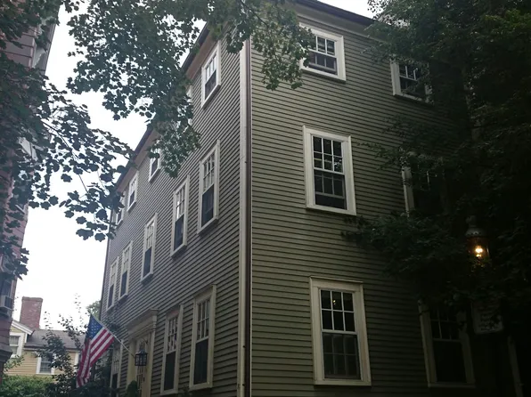 16 Cordis St, Charlestown, MA 02129