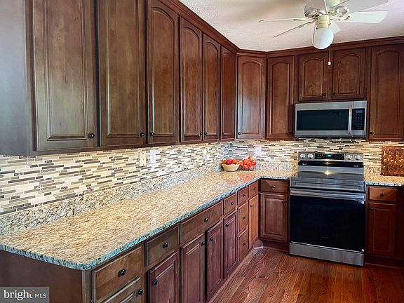4th image of 10758 Blake Ln