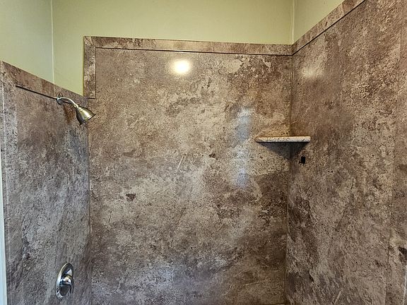 4th image of 718 12th Ave S