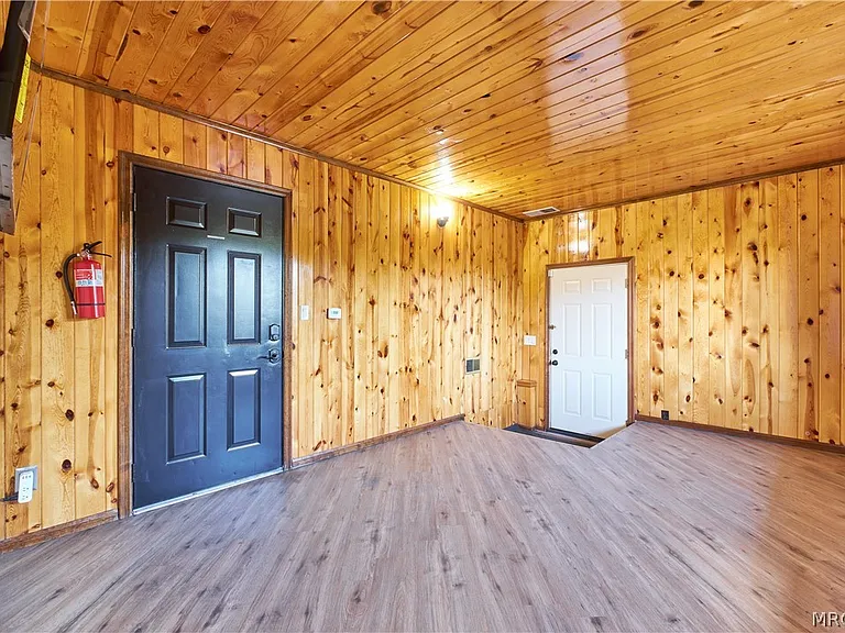 509 Wallace Ln — Photo 28