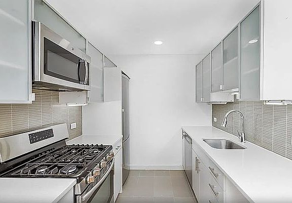 2nd image of 222 E 111th St APT 2B