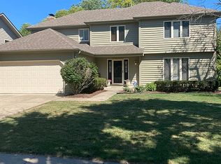 3240 Barnes Ln, Naperville, IL 60564