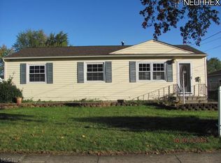 824 Sandlewood Dr, Elyria, OH