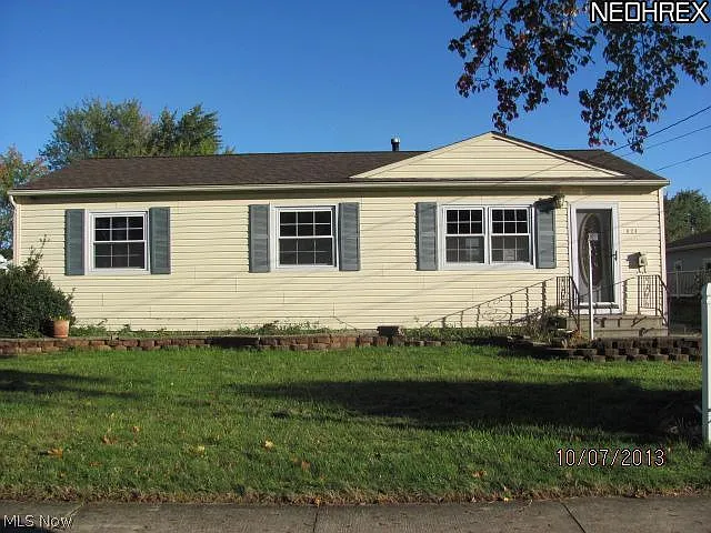 824 Sandlewood Dr photo 1