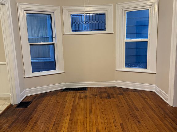 3rd image of 96 Lafayette Ave Unit 1