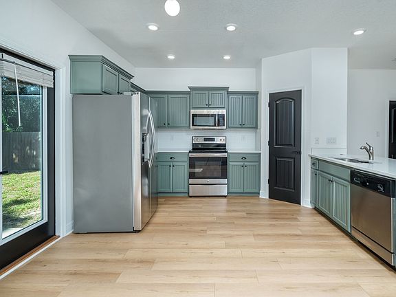 4th image of 1005 N A St