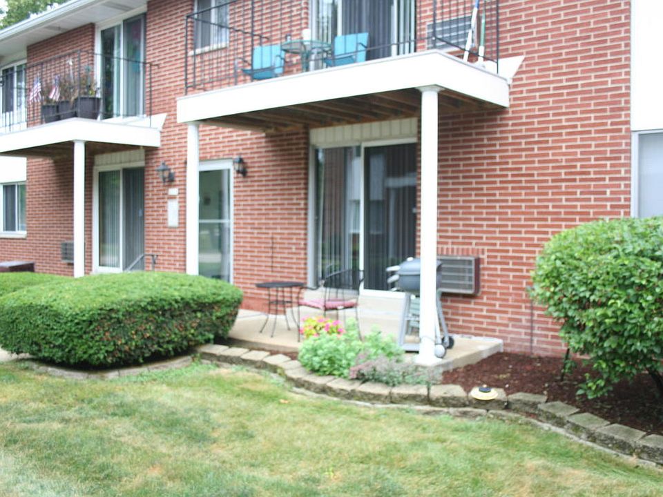 1st image of 6135 W Howard Ave Unit 4