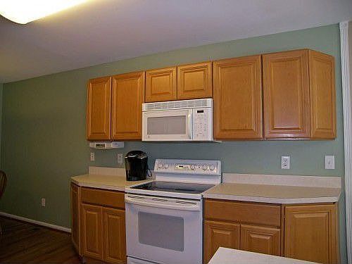 4th image of 220 Beckington Ct