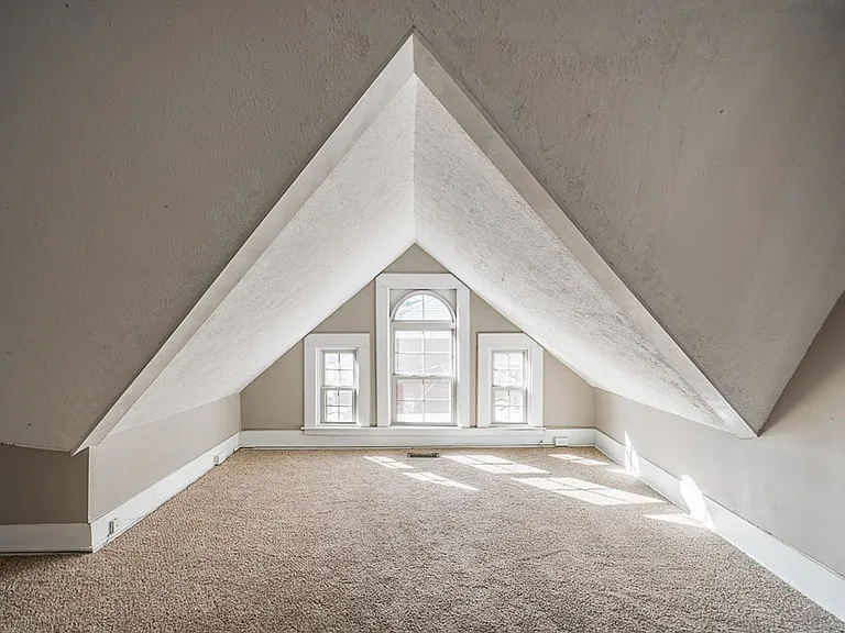 Neil House — Photo 17