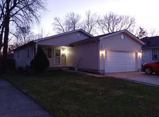 715 Stewart Ave, Elgin, IL 60120