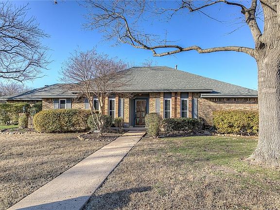 3rd image of 302 Shepards Hill Dr