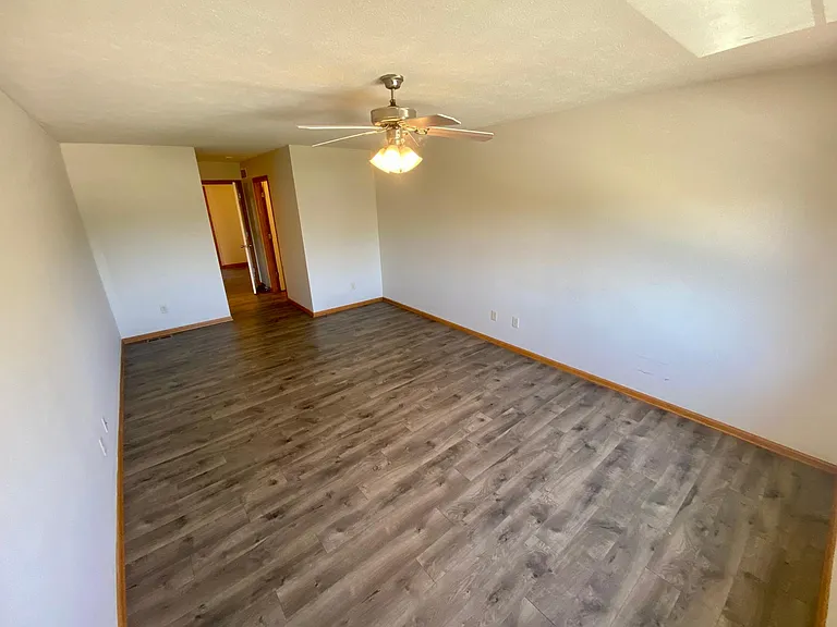 8605 Dunrovin Rd — Photo 22