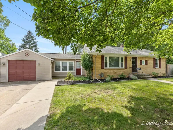 660 Everglade Dr SE, Grand Rapids, MI 49507