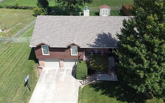 2nd image of 805 Hereford Dr