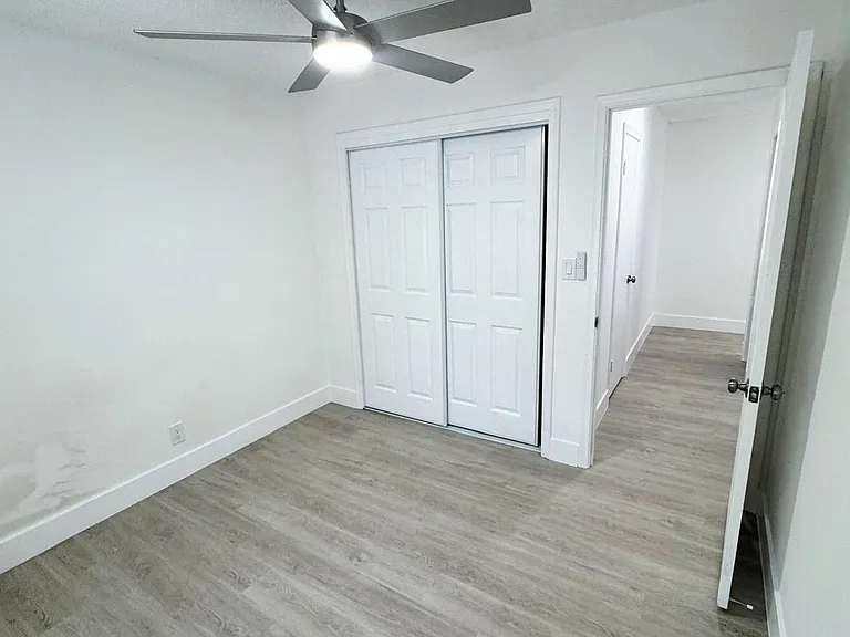3920 Woodside Dr #14 — Photo 22
