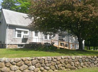 42 Tomaquag Rd, Bradford, RI 02808