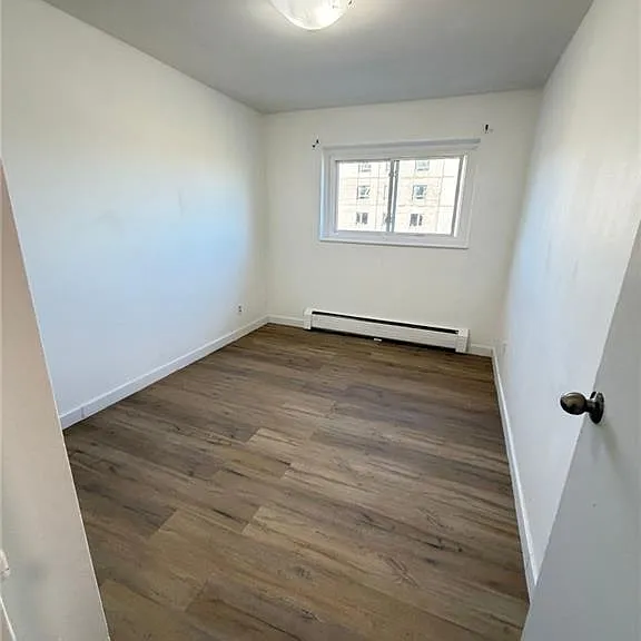449 Hazel St #7 — Photo 10