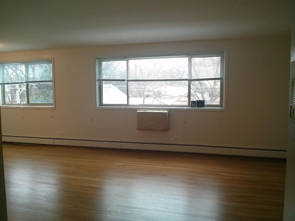 1st image of 1545 W Pratt Blvd APT 204