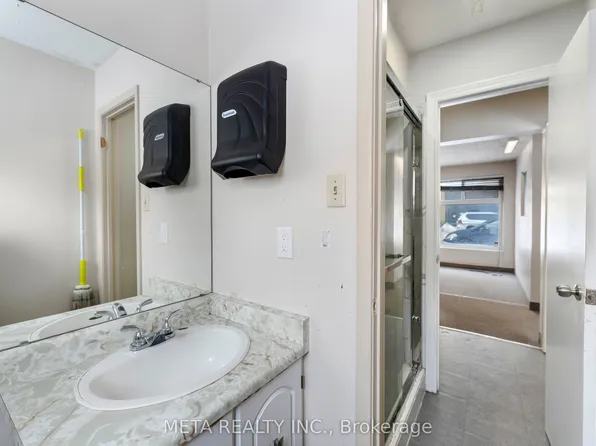 1641 Victoria Park Ave #4, Toronto, ON M1R 1P8