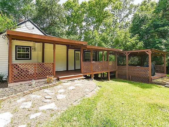 5th image of 2545 Benton Dr