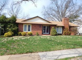 491 Hillbrook Dr, Ballwin, MO 63011