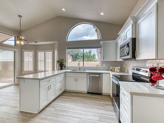 4th image of 16910 E De Anza Dr