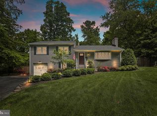 7342 Barbour Ct, Falls Church, VA 22043