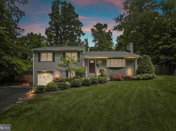 7342 Barbour Ct, Falls Church, VA 22043