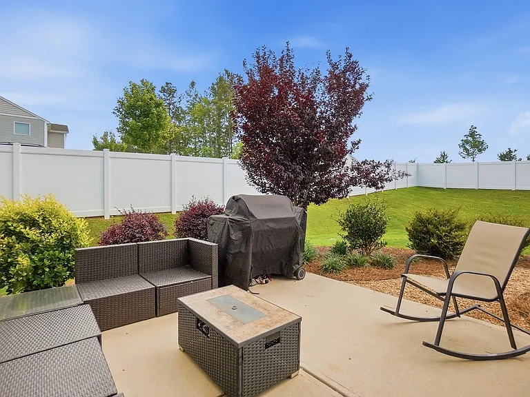 1831 Savannah Ln — Photo 31