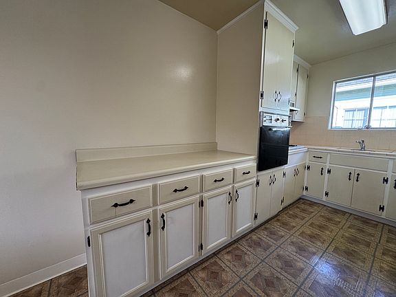 4th image of 217 California Ave APT 4