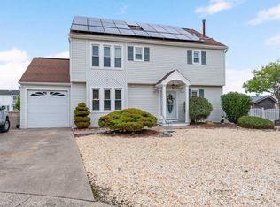 94 Wind Jammer Ct, Bayville, NJ 08721