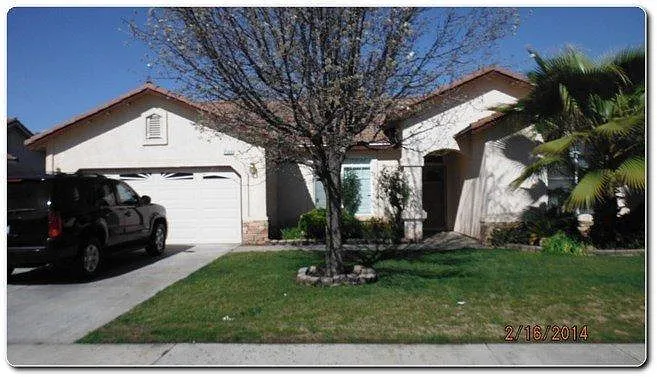 2700 Hicks St photo 1