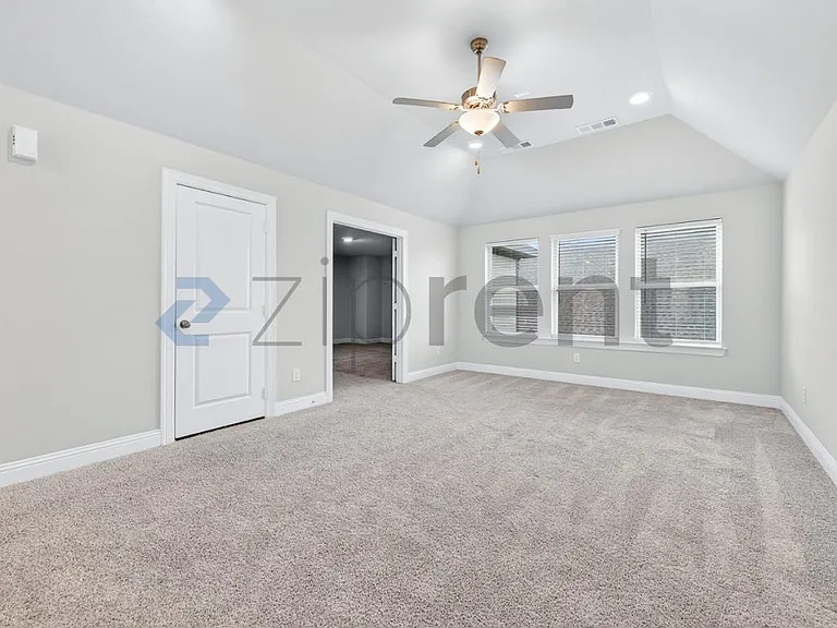 8451 Bronzegate Trl — Photo 22