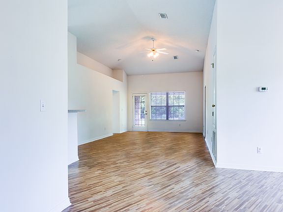 5th image of 757 Mentmore Cir