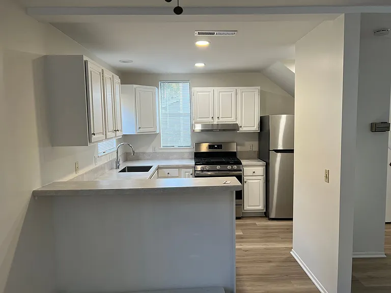 1505 Castillo St — Photo 5