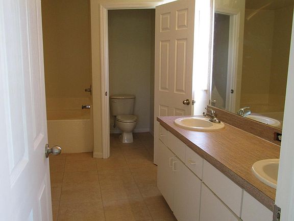 4th image of 2415 NW 8th Pl